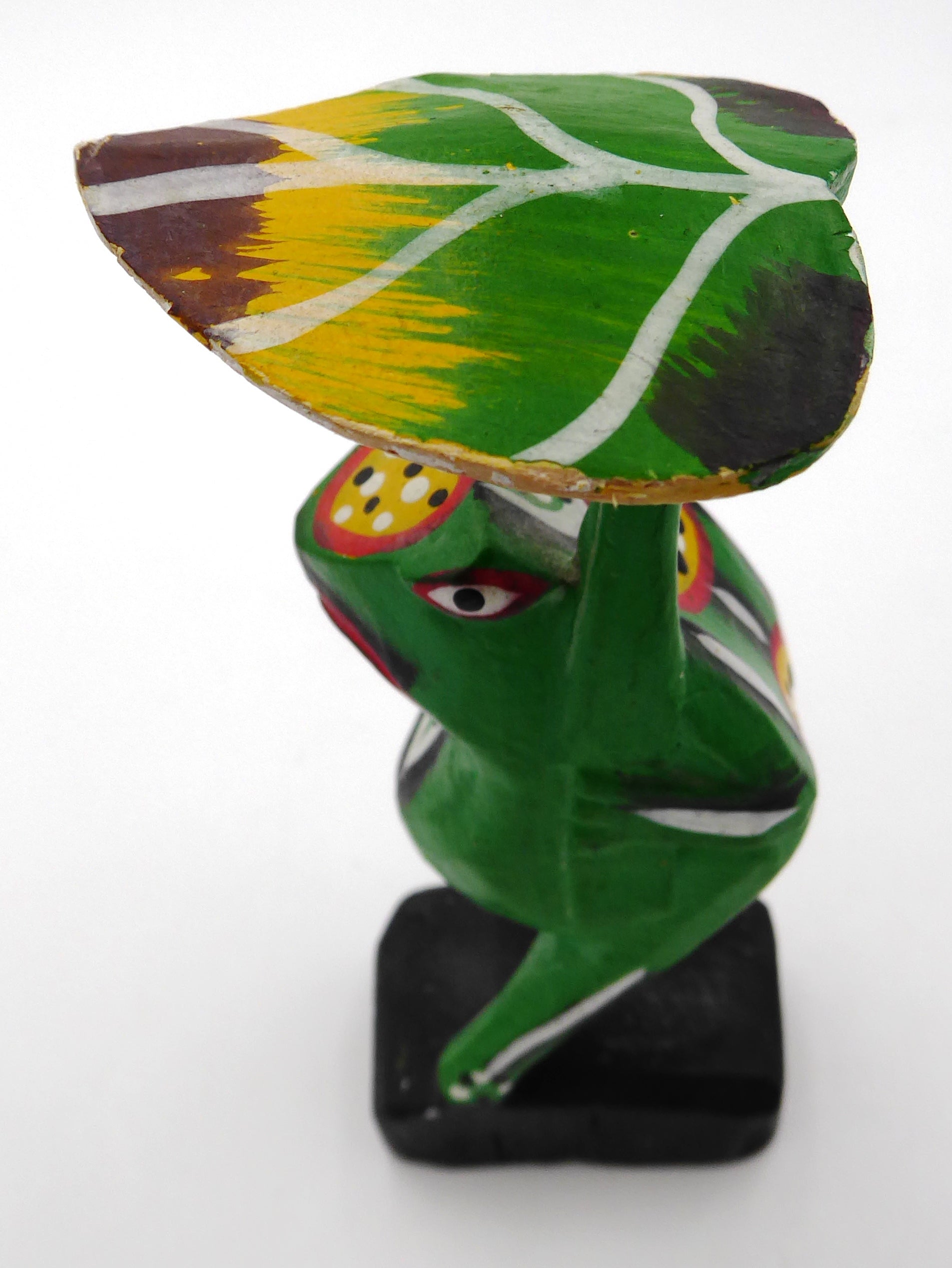 Petite sculpture bois peint avec nénuphar