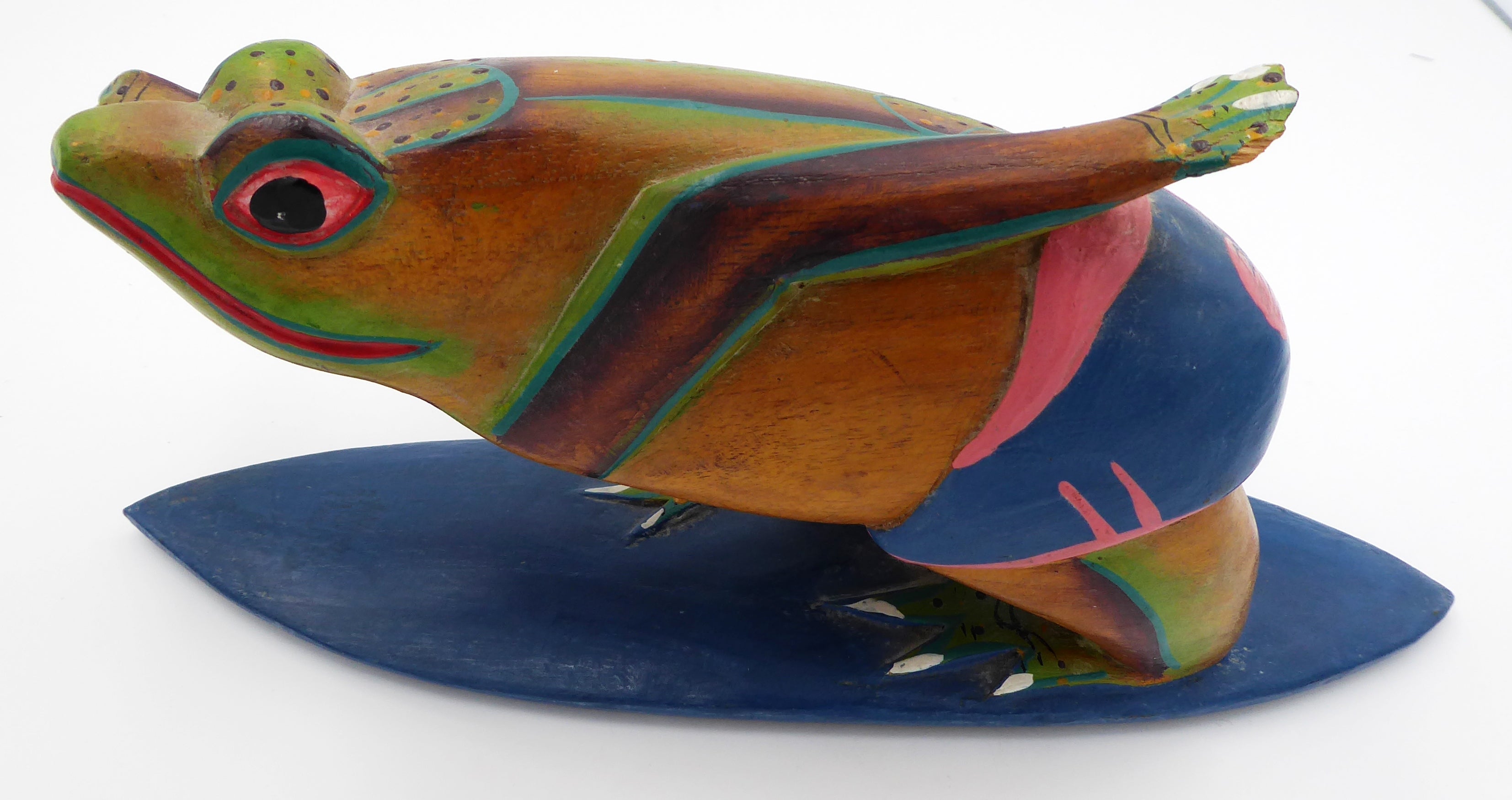 Belle sculpture bois peinte le surfeur planche bleu
