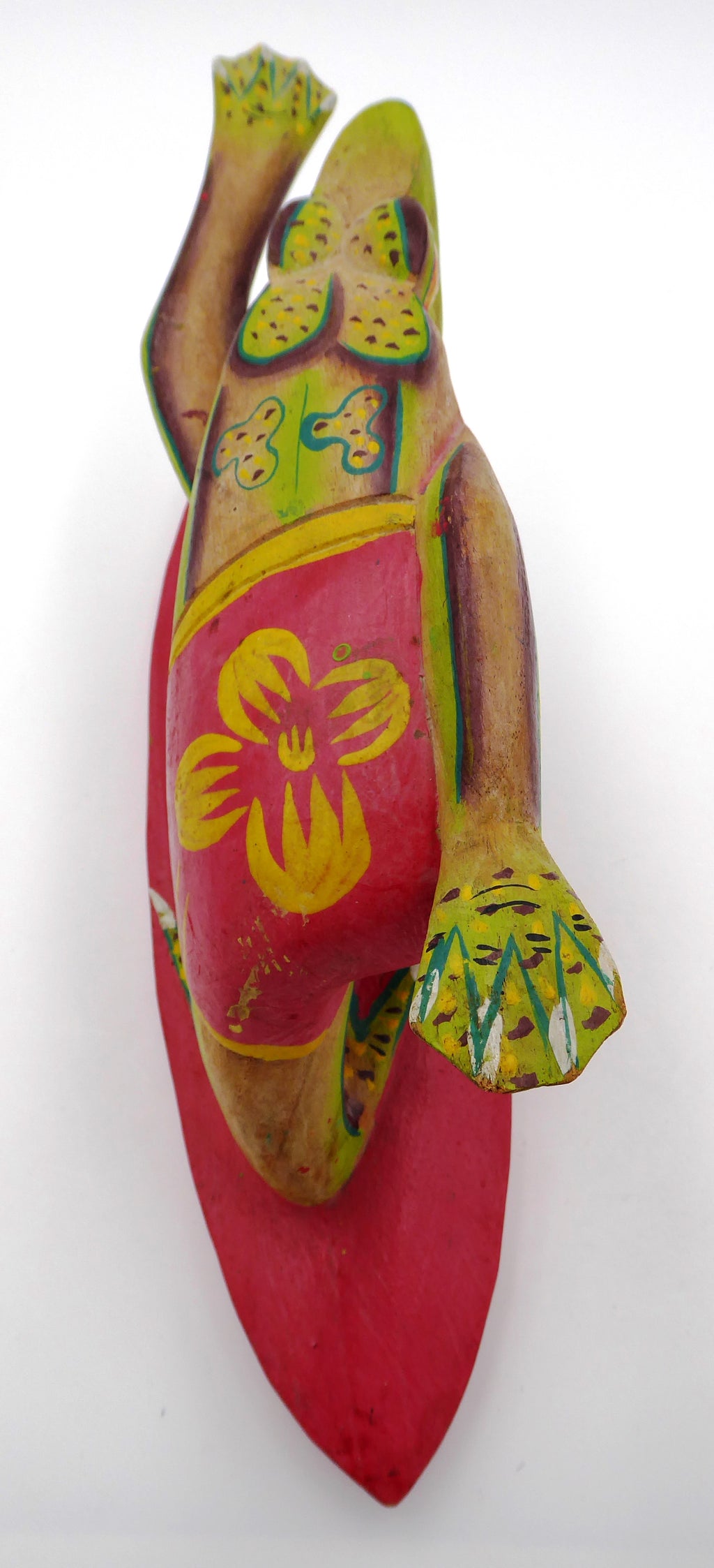 Belle sculpture bois peinte la surfeuse planche rose