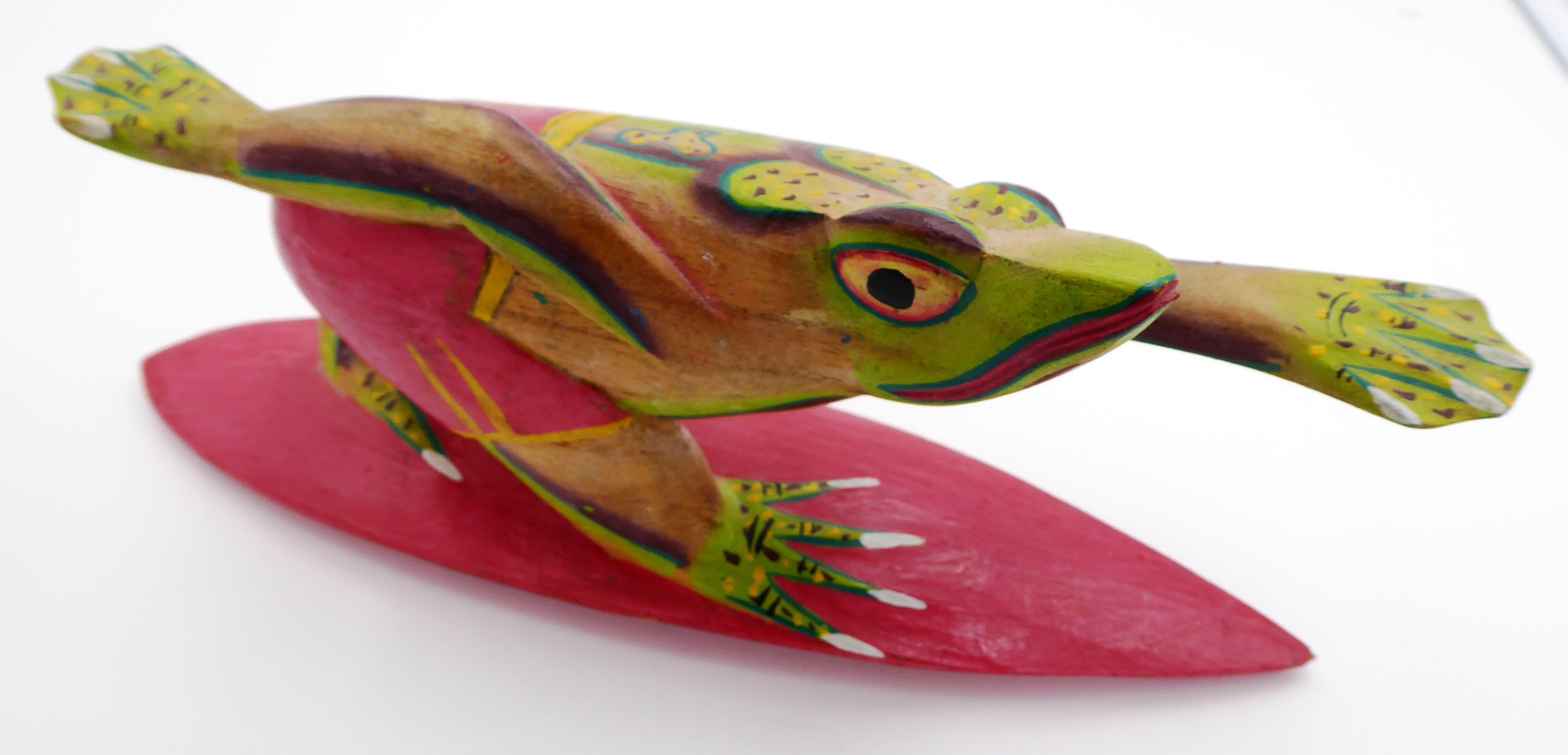 Belle sculpture bois peinte la surfeuse planche rose
