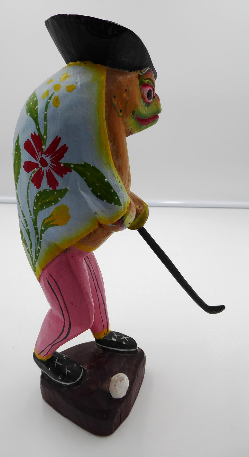 Belle sculpture bois peinte le golfeur