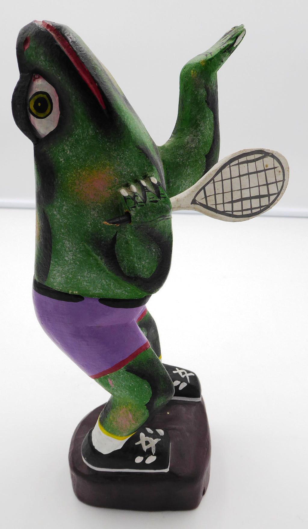 Belle sculpture bois peinte la tennis woman