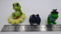 Lot de trois sujets grenouilles variés