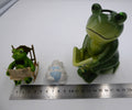 Lot de trois sujets grenouilles variés