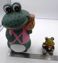 Lot de deux sujets grenouilles variés