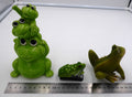 Lot de trois sujets grenouilles variés