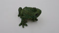 Petite grenouille en bois peinte