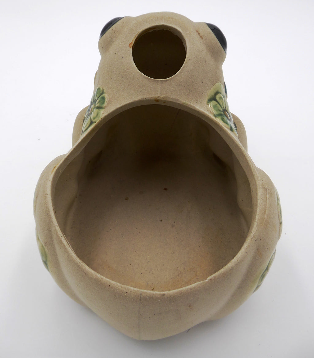 Cache pot fleuri