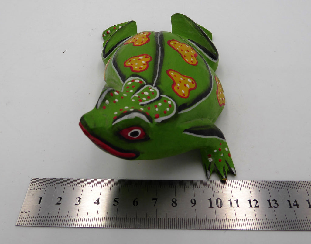 Moyenne grenouille en bois