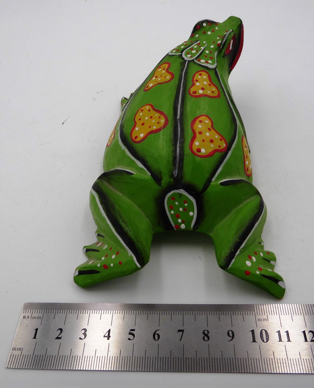 Moyenne grenouille en bois