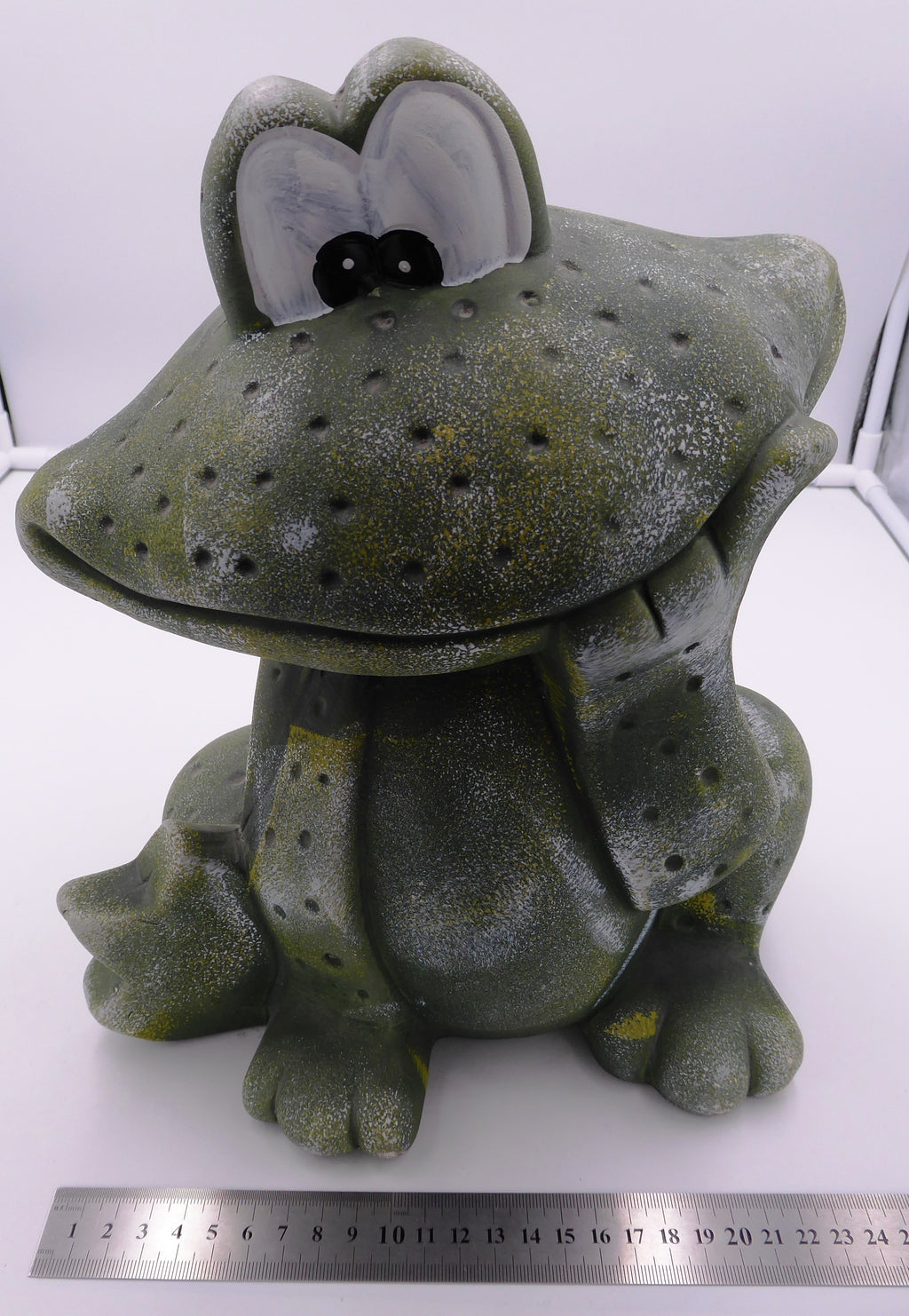 Énorme grenouille en platre