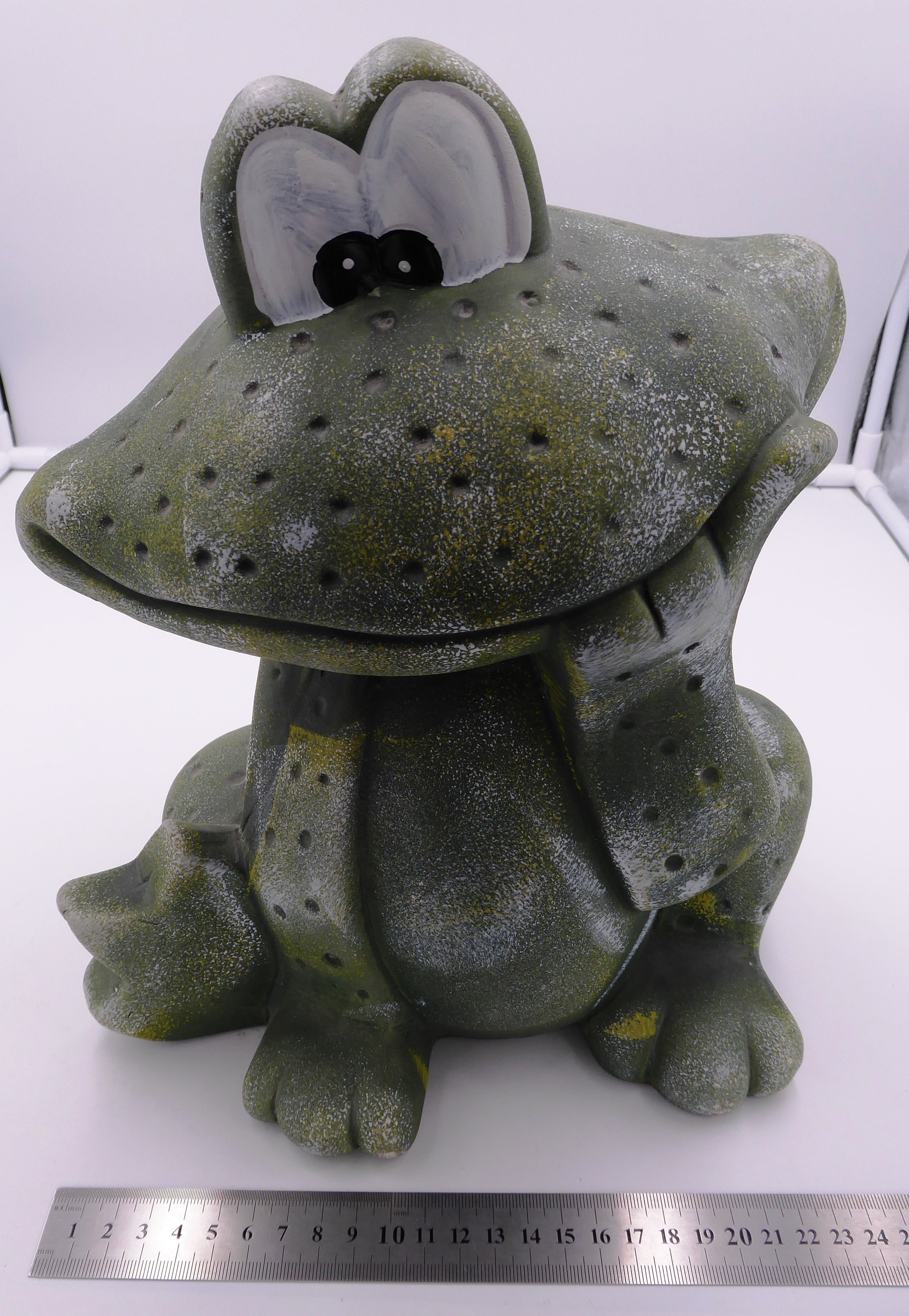 Énorme grenouille en platre
