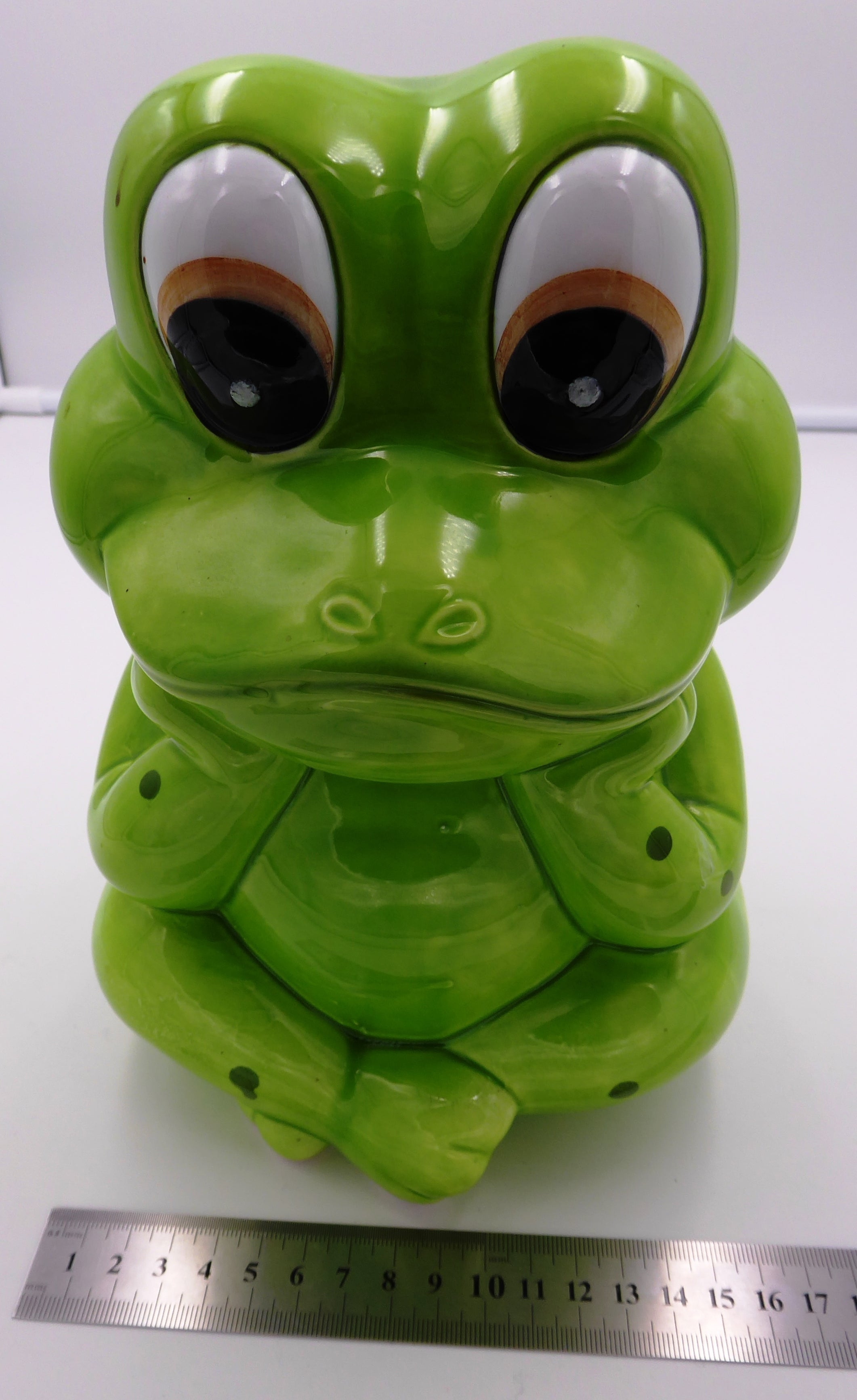 Énorme grenouille tirelire
