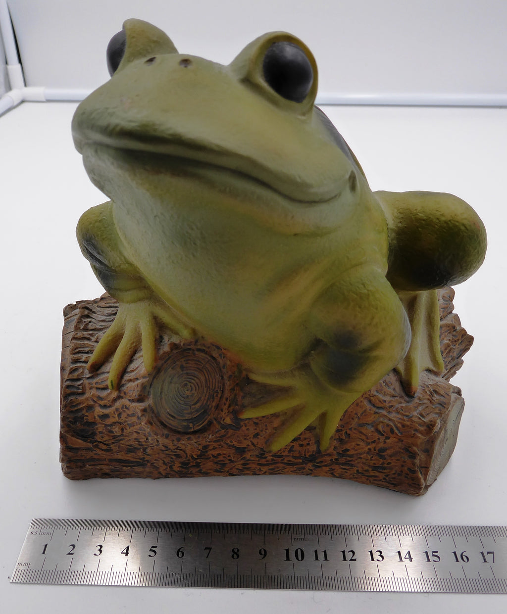 Grosse grenouille en composite