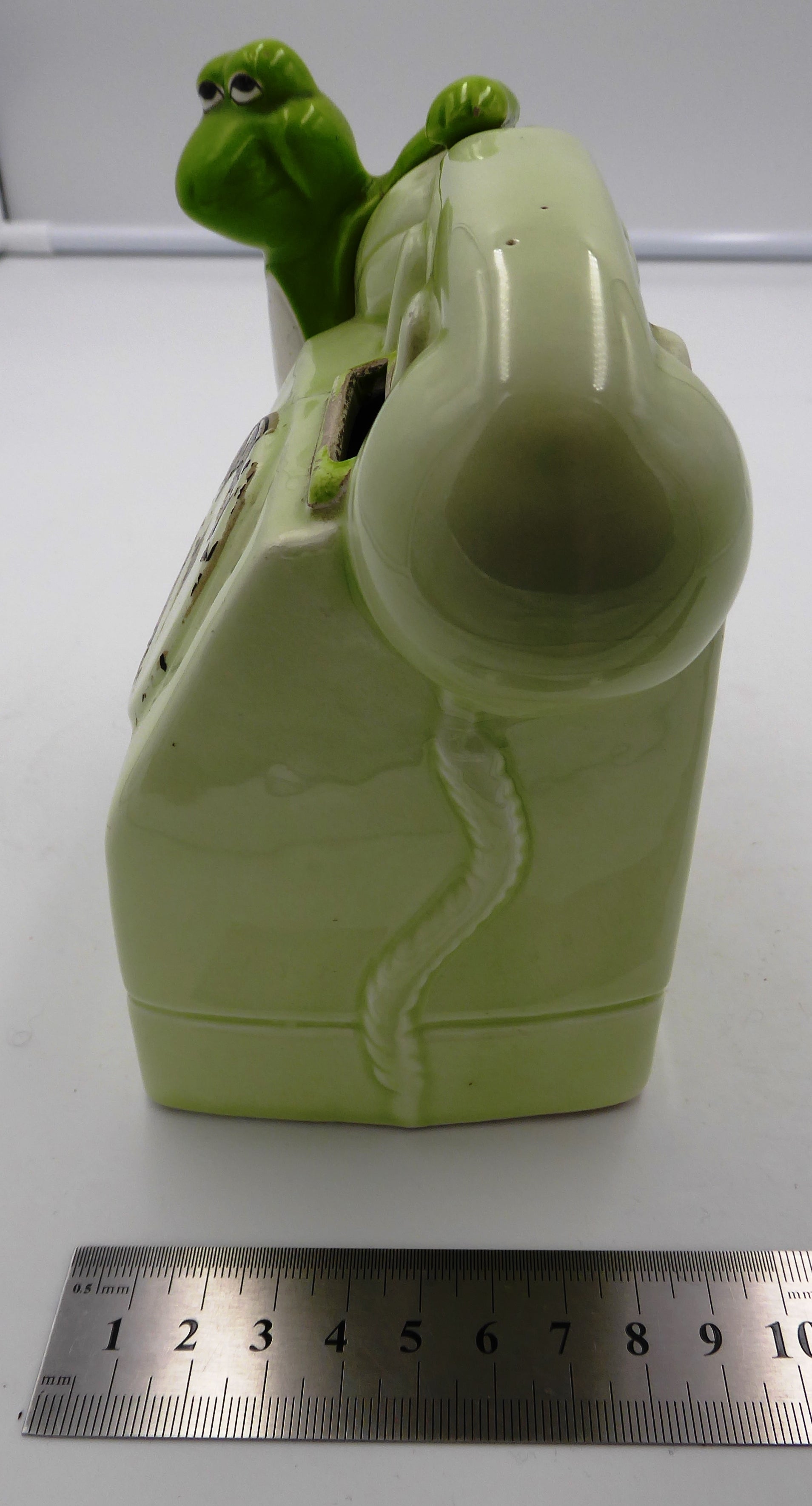 Vieille grenouille téléphone