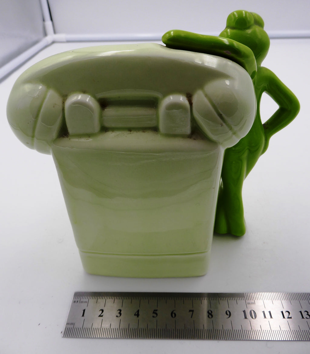 Vieille grenouille téléphone