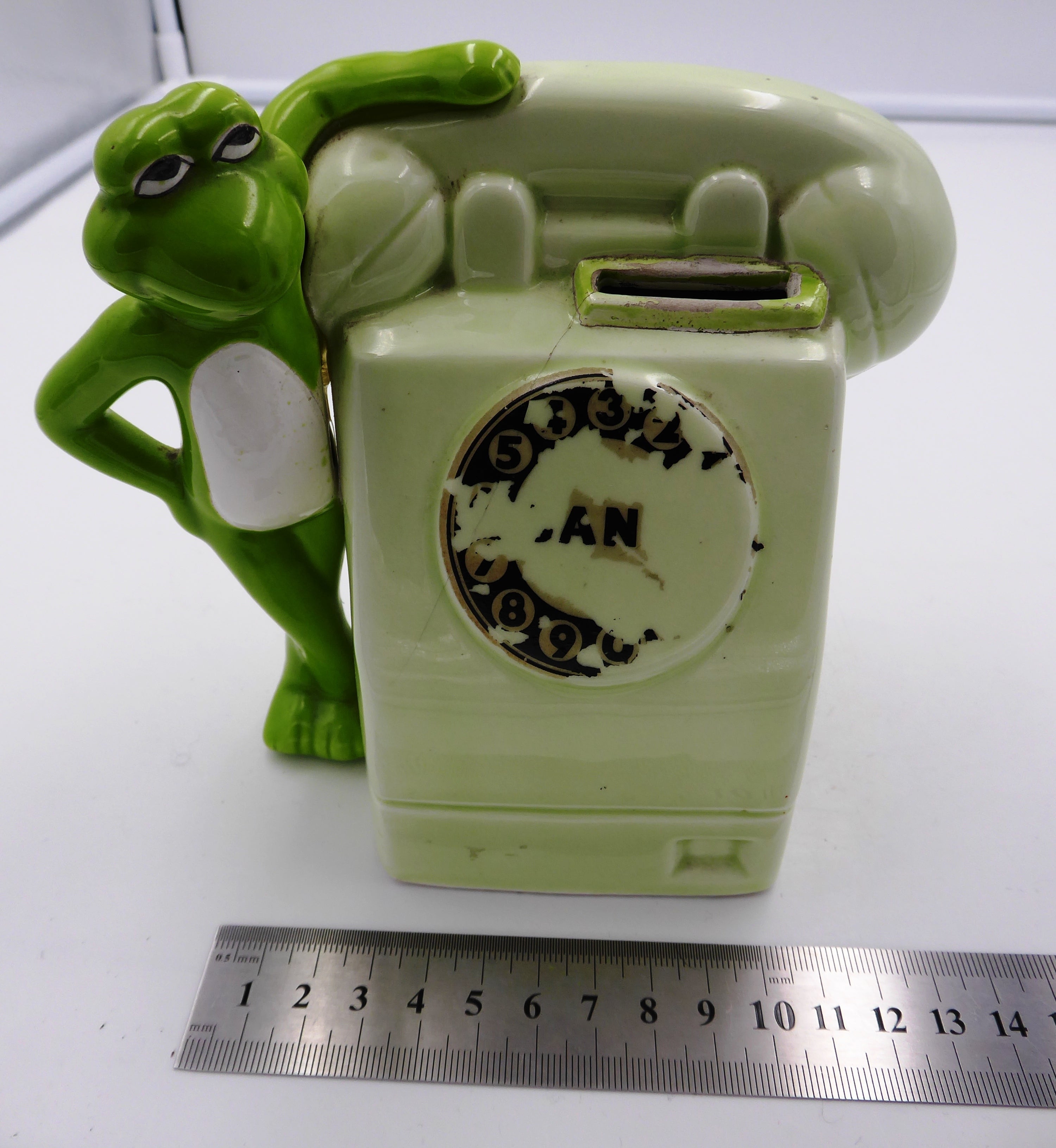 Vieille grenouille téléphone