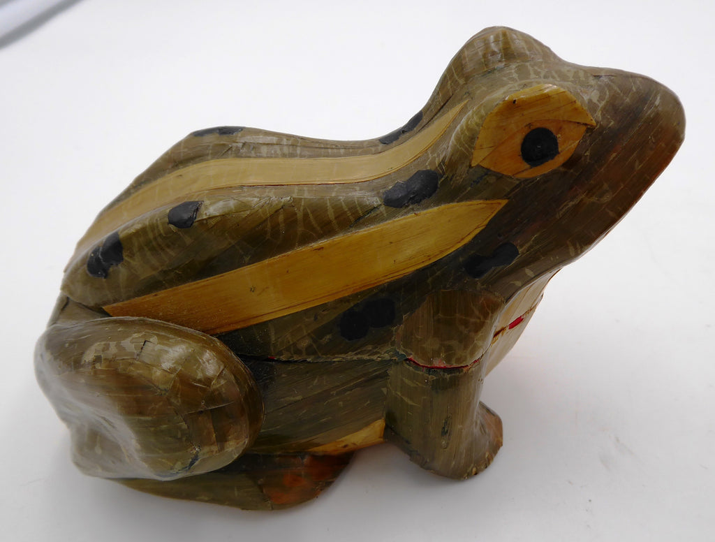 Groupe de trois boites grenouilles intérieur tapisé