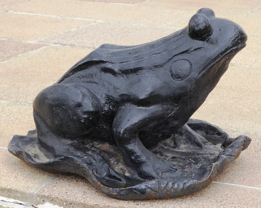 Paire de grenouilles de jardin en fonte "Hommage à Bernard LOISEAU"