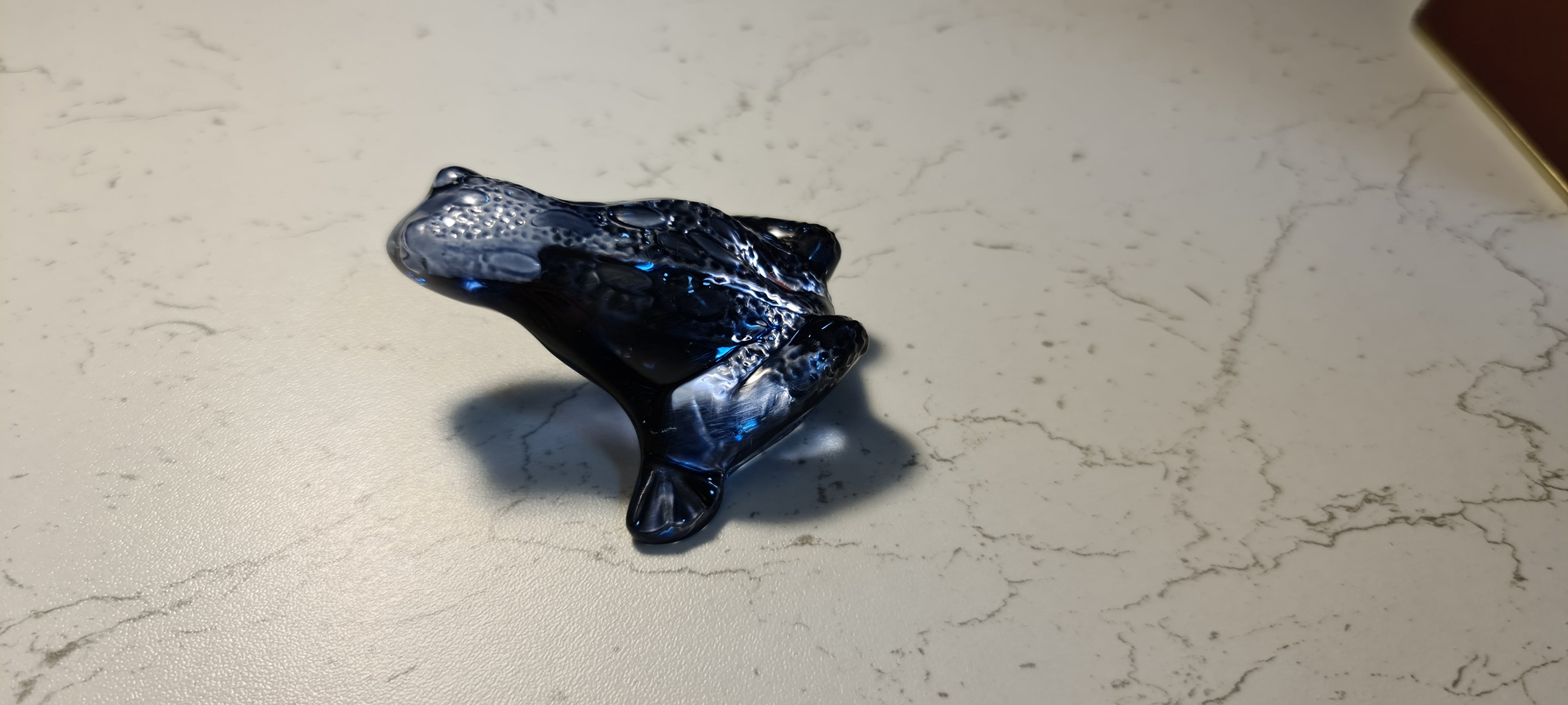 Grenouille sauteuse LALIQUE vintage en cristal bleuté
