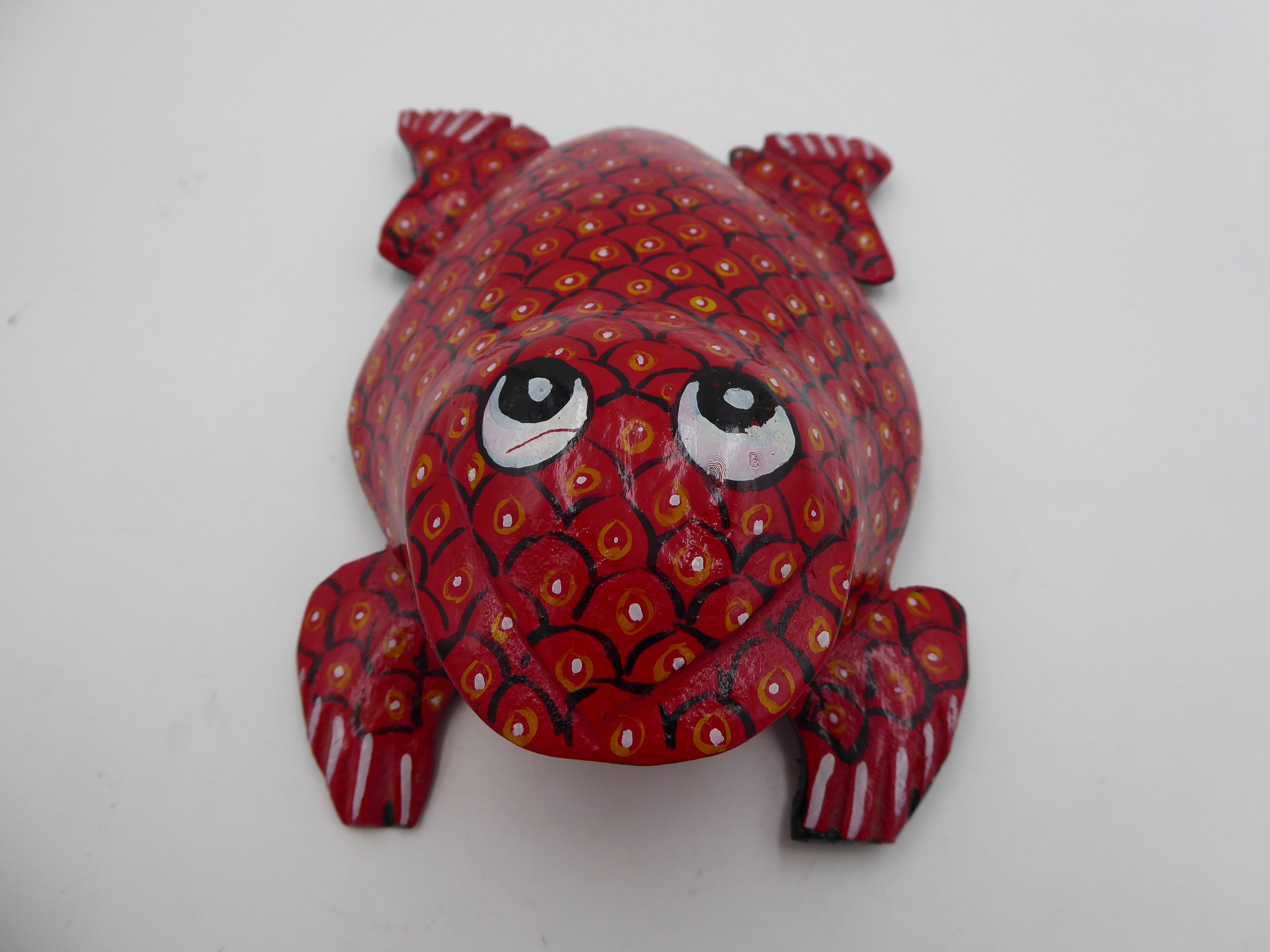 Moyenne grenouille en bois peinte en rouge