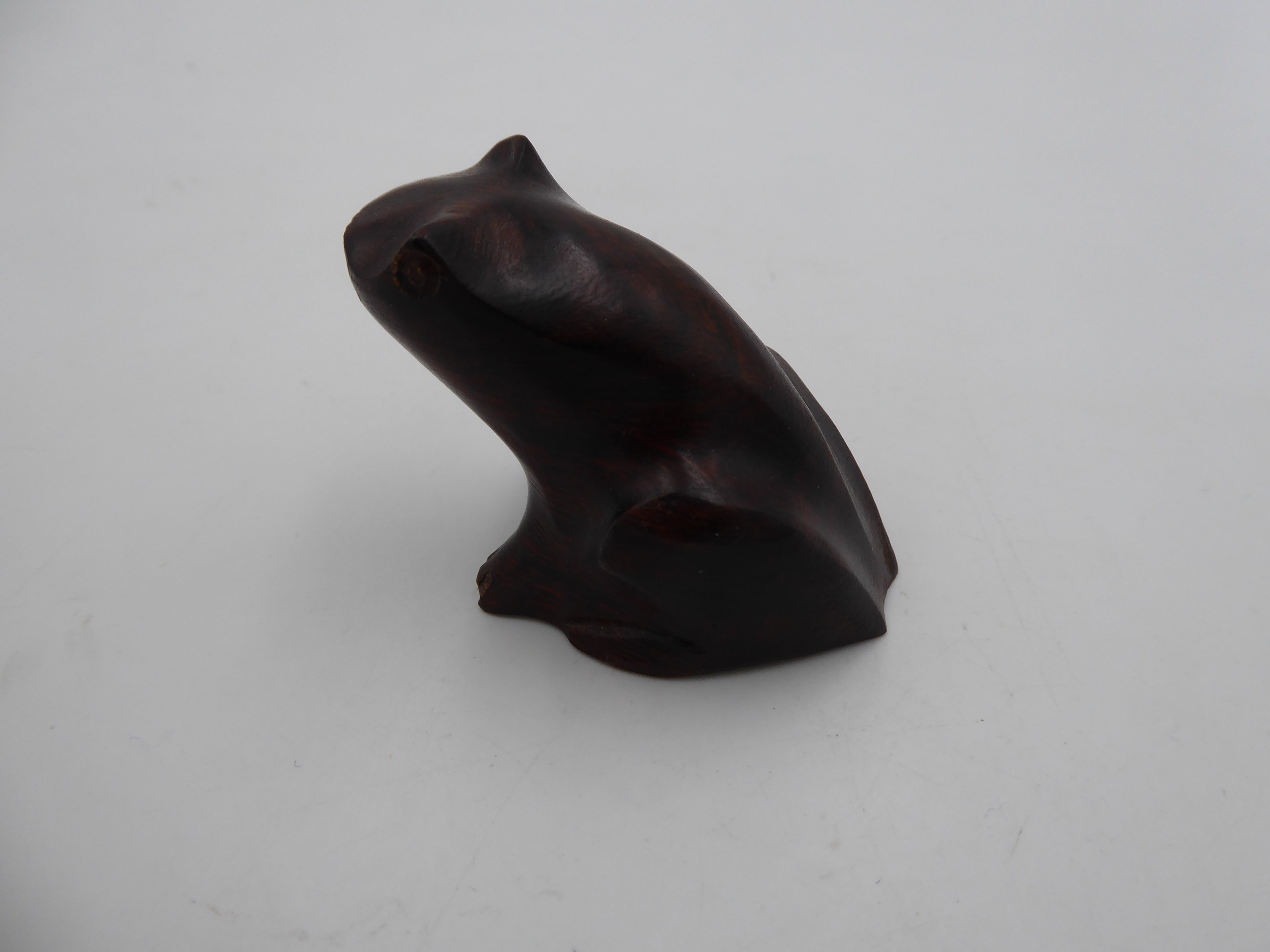 Petite grenouille en bois d’ébène