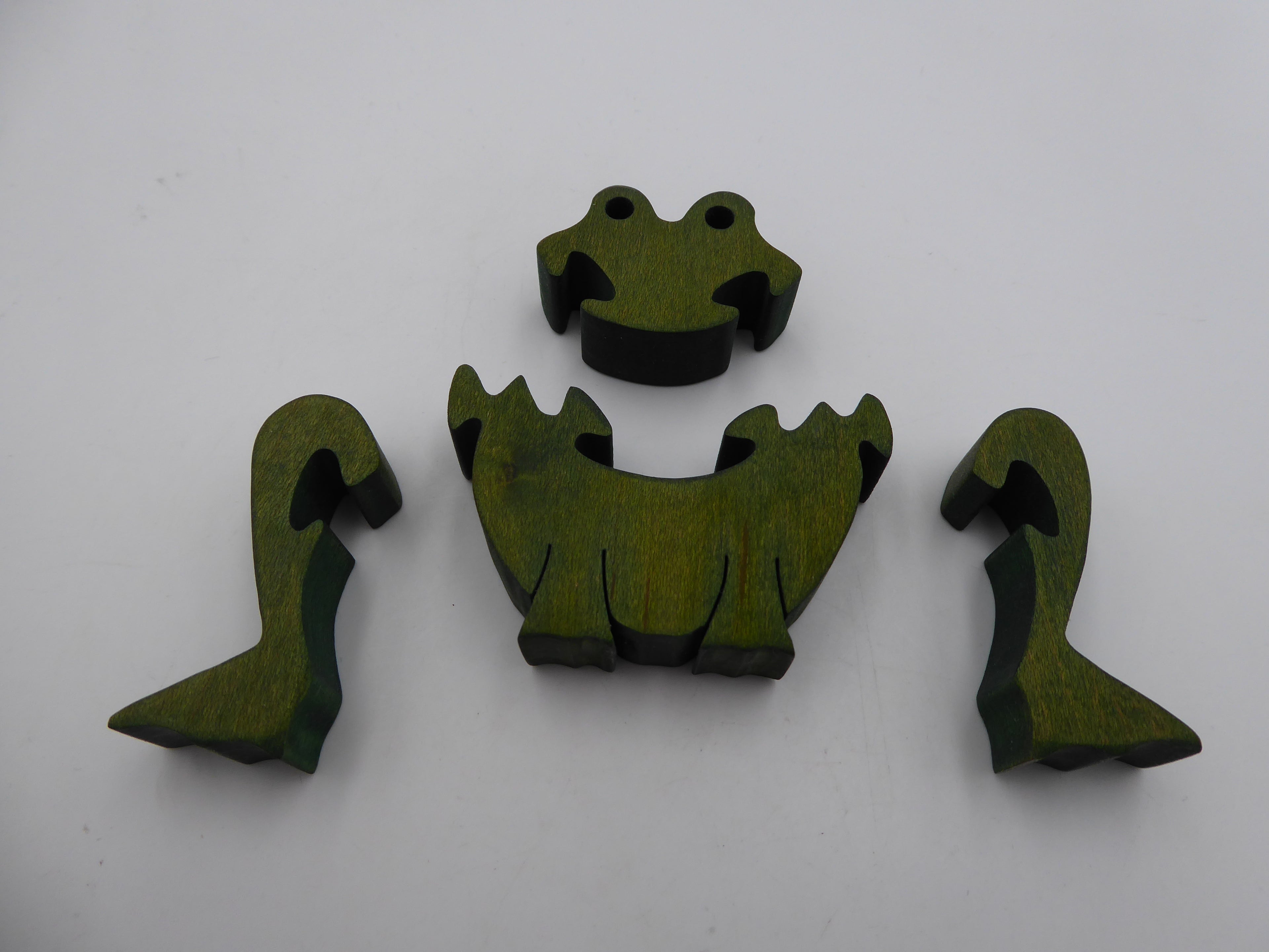 Grenouille puzzle en quatre morceaux
