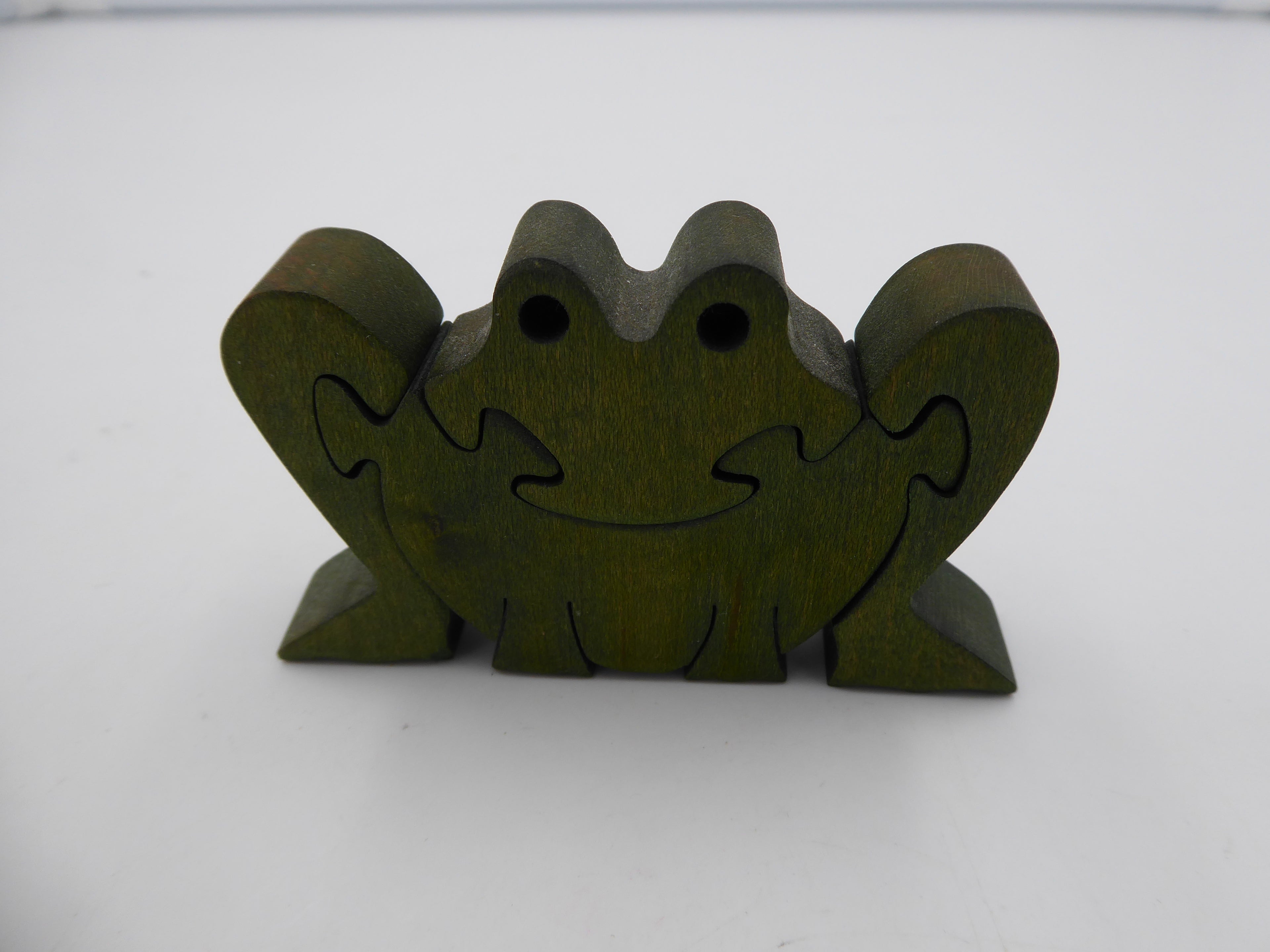 Grenouille puzzle en quatre morceaux