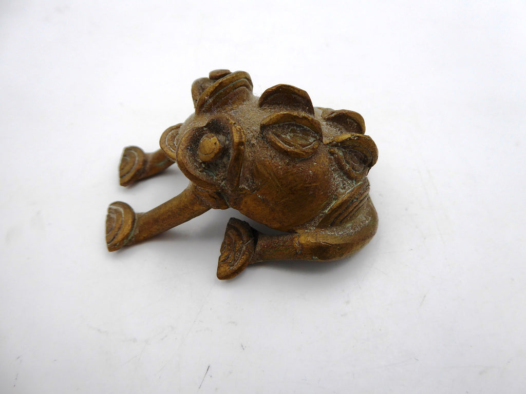 Vieille grenouille en laiton