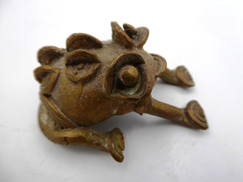 Vieille grenouille en laiton