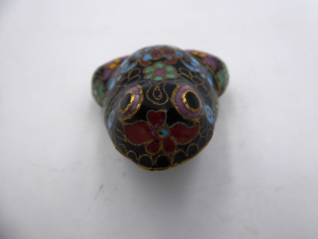 Petite grenouille en laiton en émail cloisonné