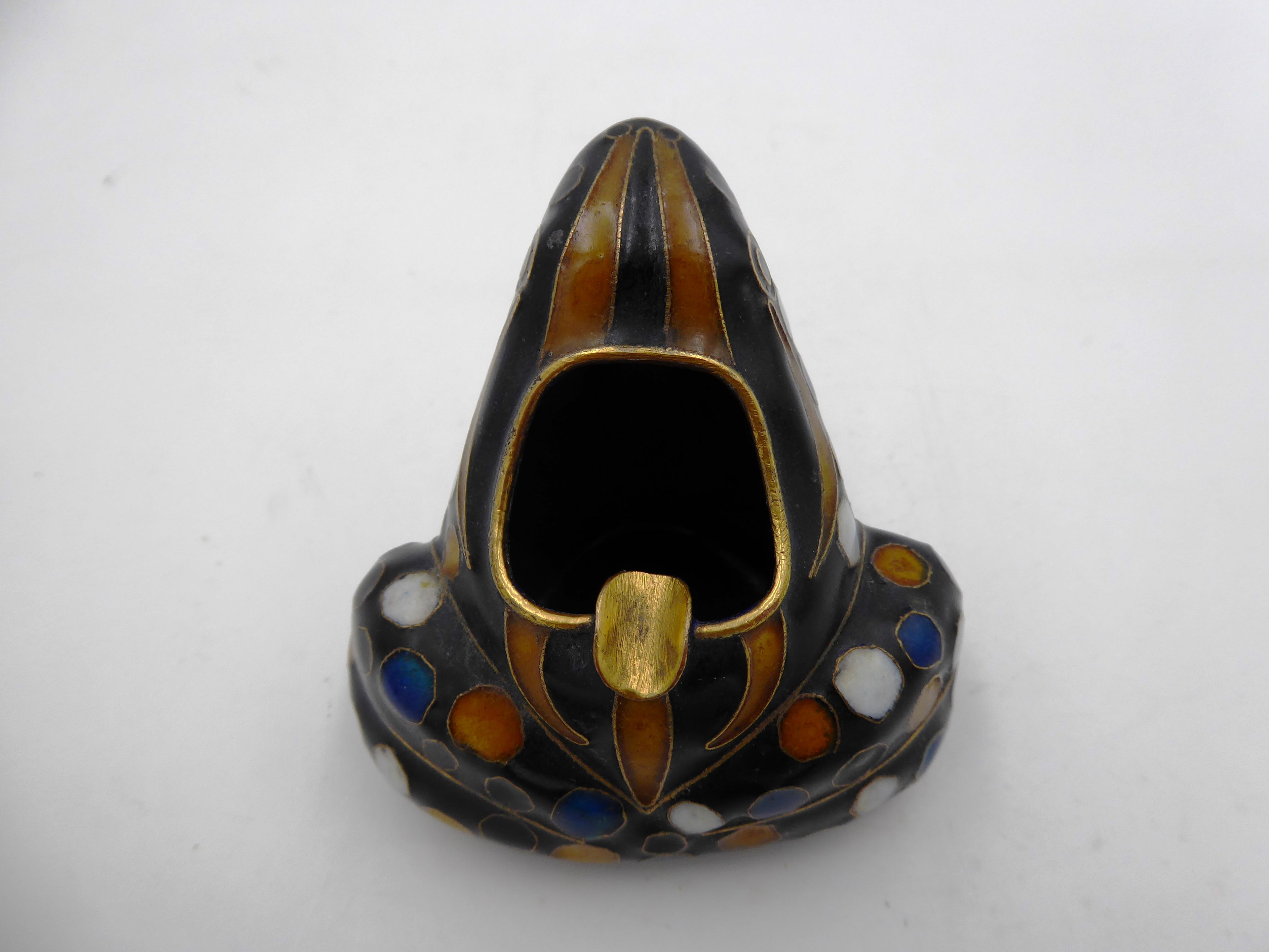 Moyenne grenouille cendrier laiton en émail cloisonné
