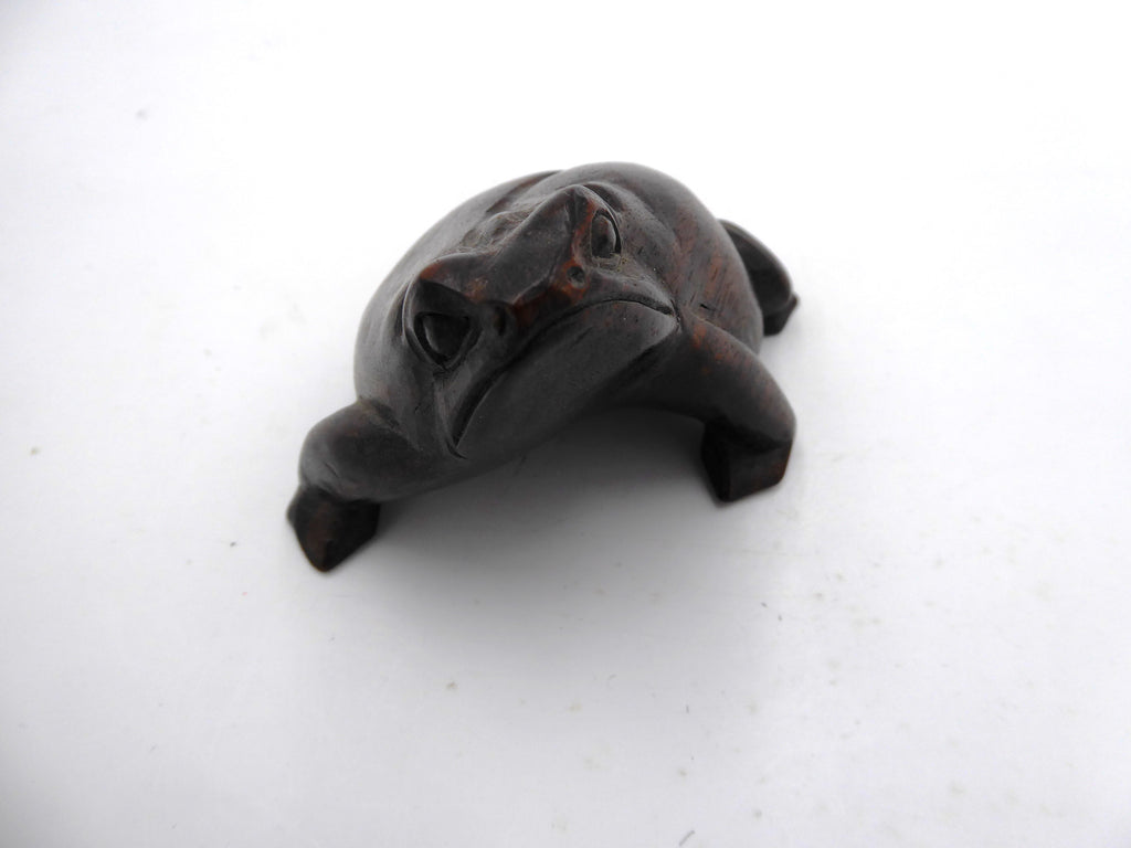 Petite grenouille en bois de palissandre