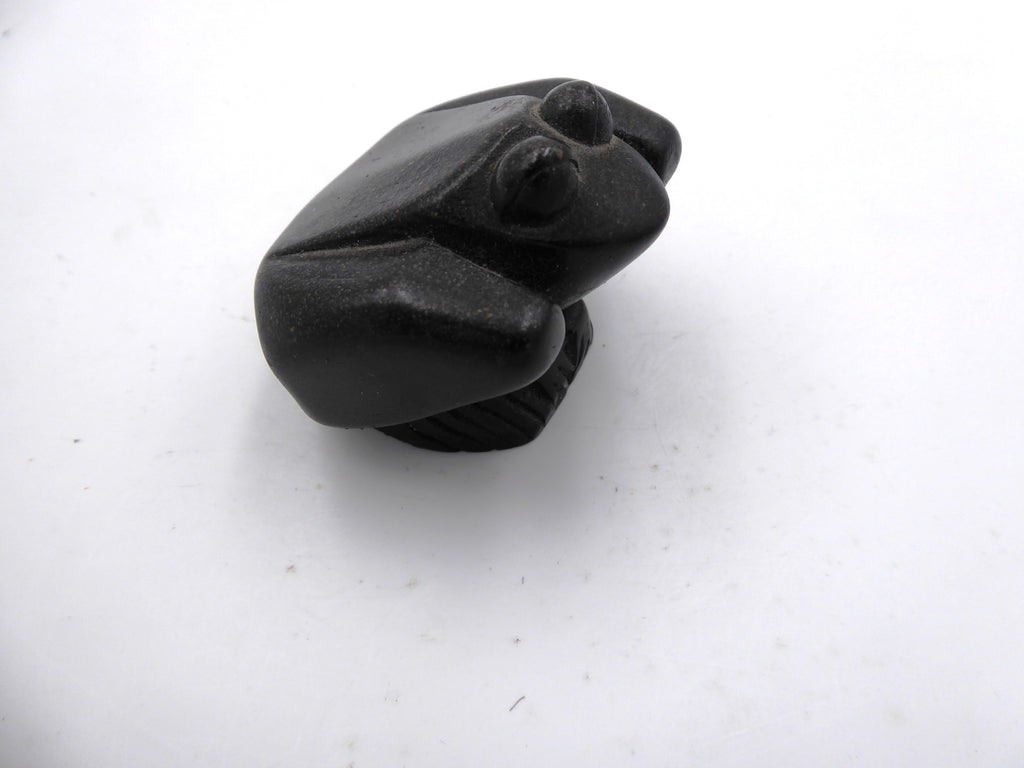 Petite grenouille en bois d'ébène
