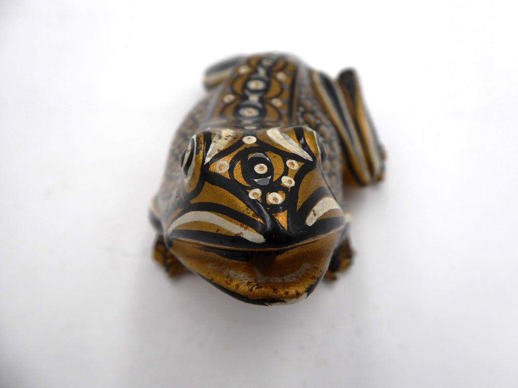 Très belle grenouille peinte en laqué