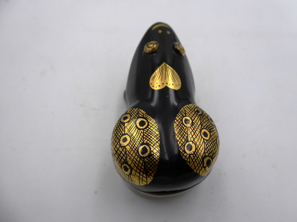 Petite boite à bijoux noire avec motifs dorés