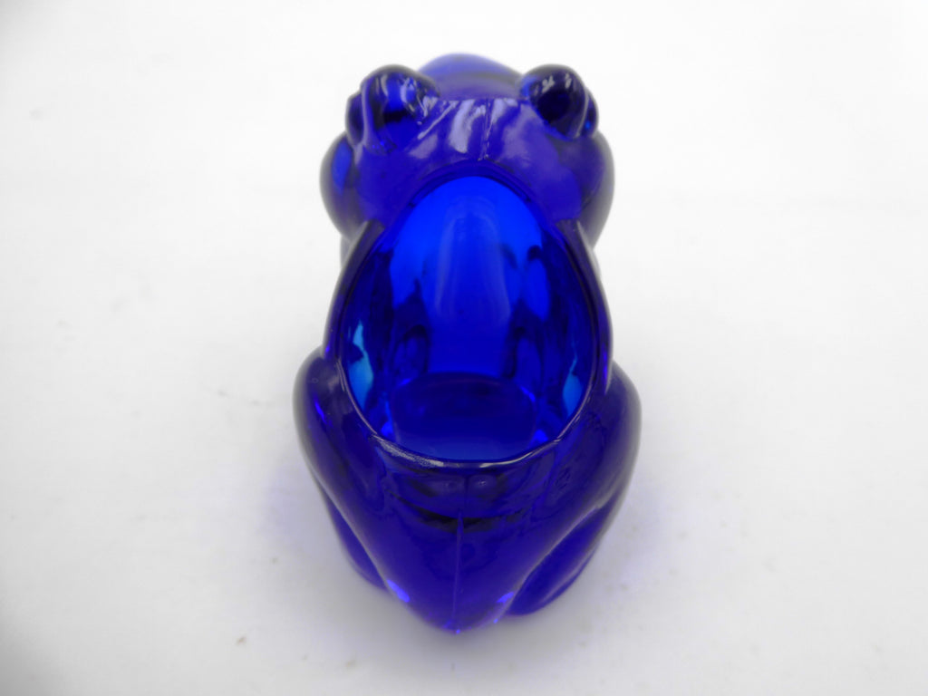 Petit pot en verre bleu foncé