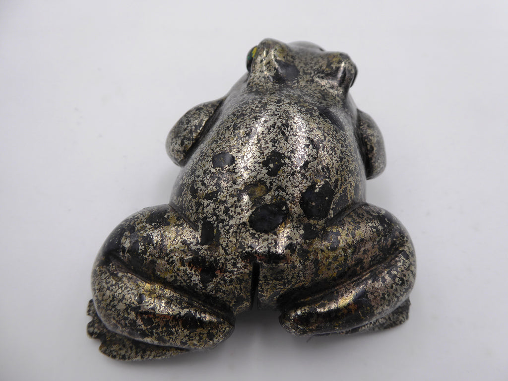 Belle grenouille en pierre polie briante