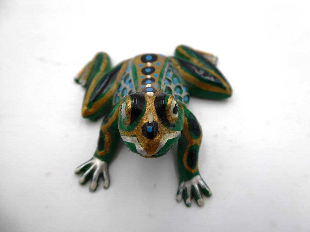 Petite grenouille composite peinte à la main