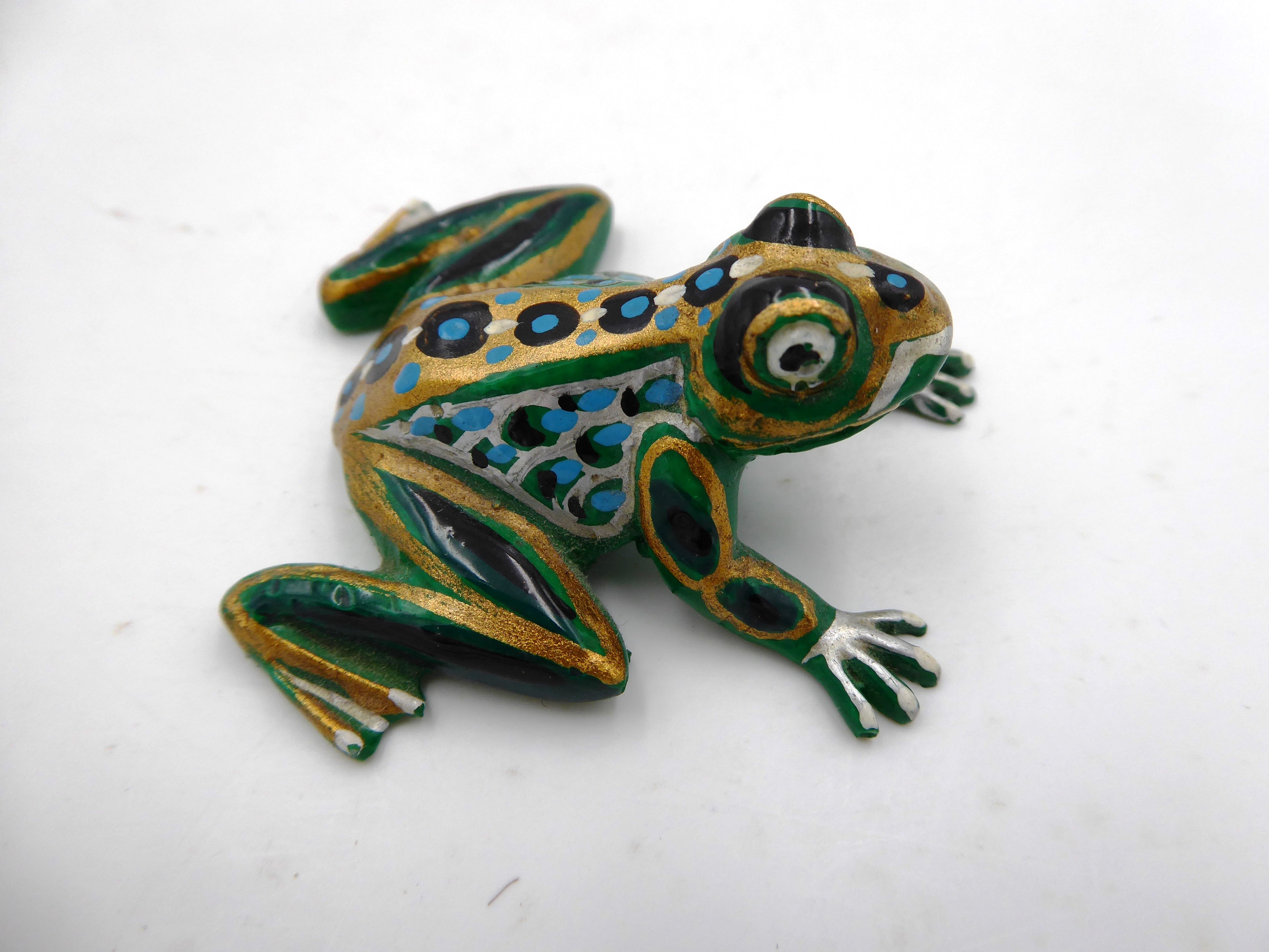 Petite grenouille composite peinte à la main