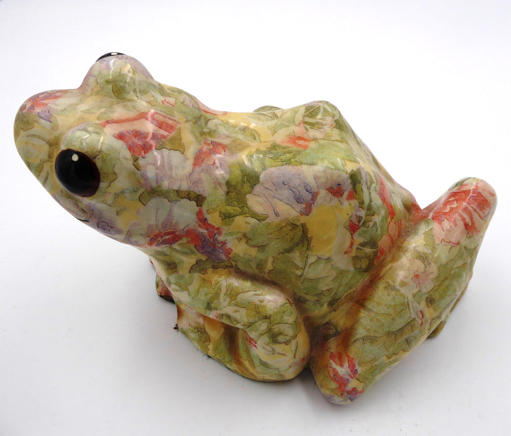 Enorme grenouille en céramique peinte