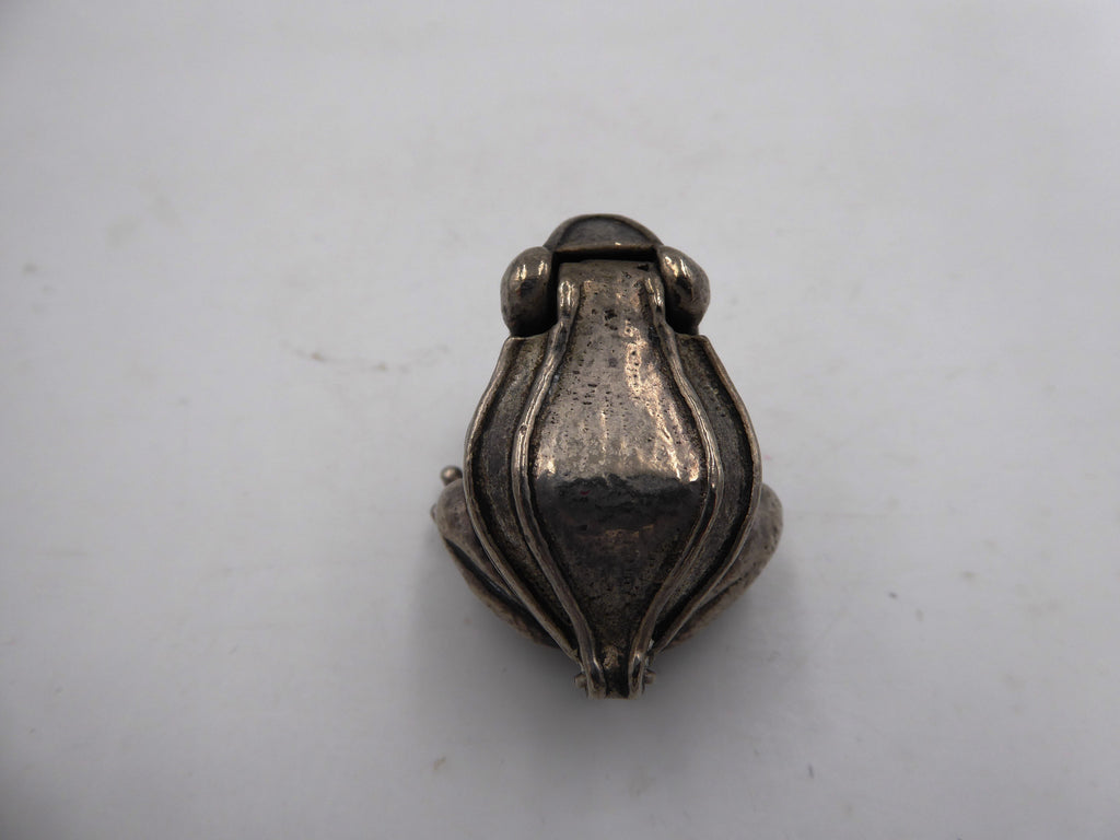 Mini boite à bijoux en argent massif