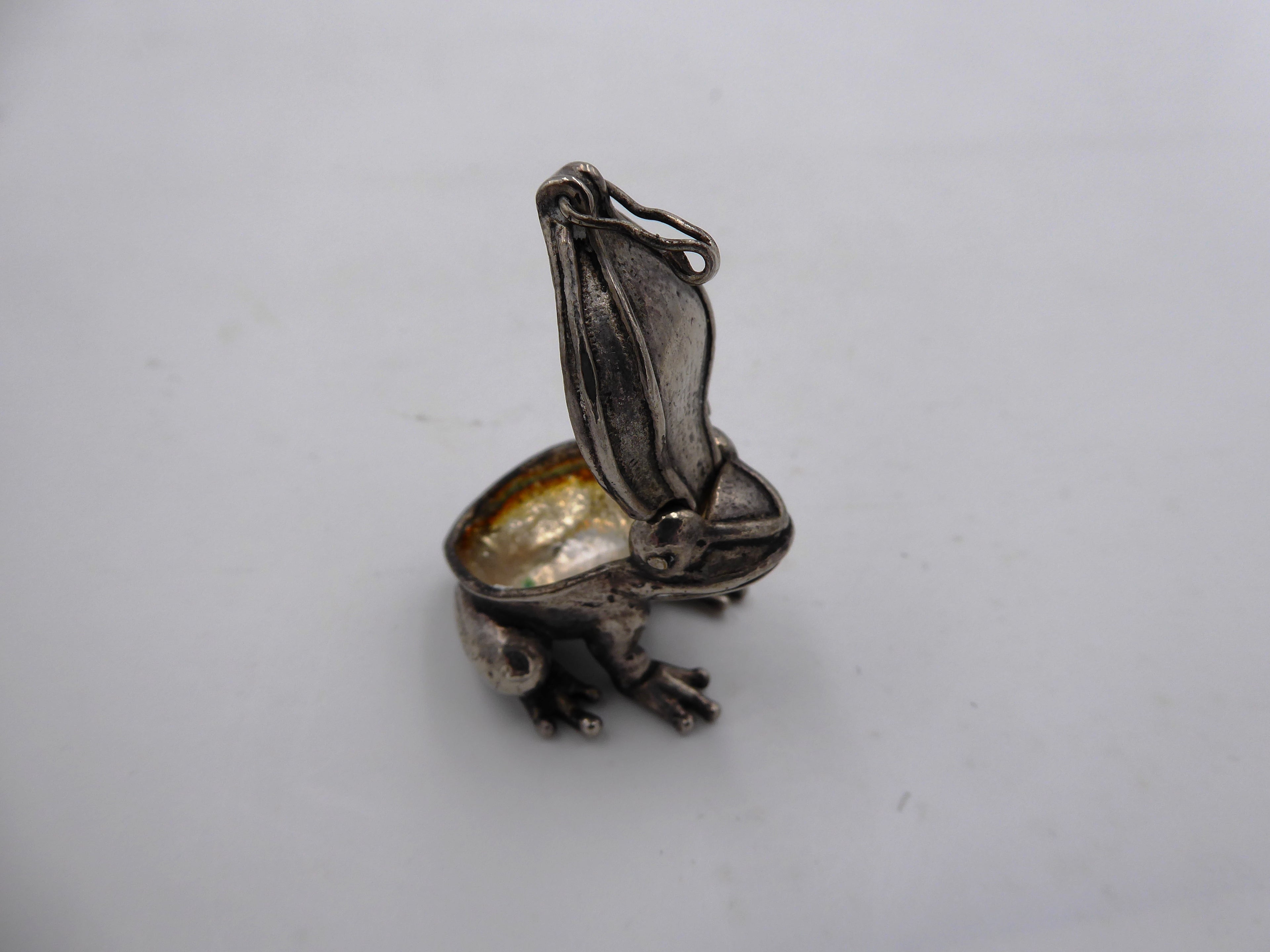 Mini boite à bijoux en argent massif