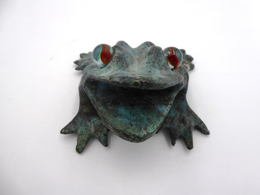 Bronze grenouille aux yeux en verre