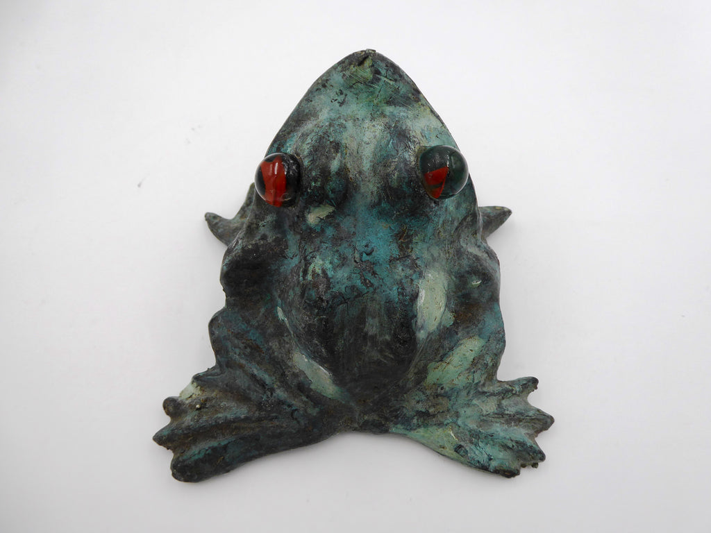 Bronze grenouille aux yeux en verre