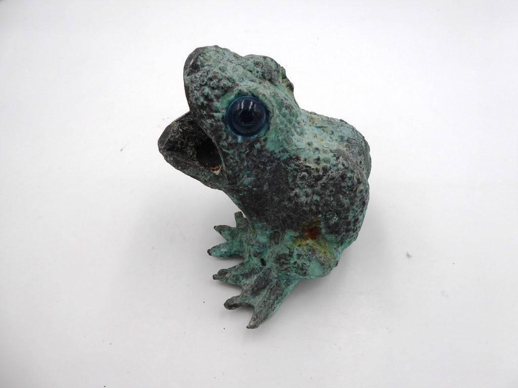 Bronze grenouille bouche ouverte aux yeux de verre