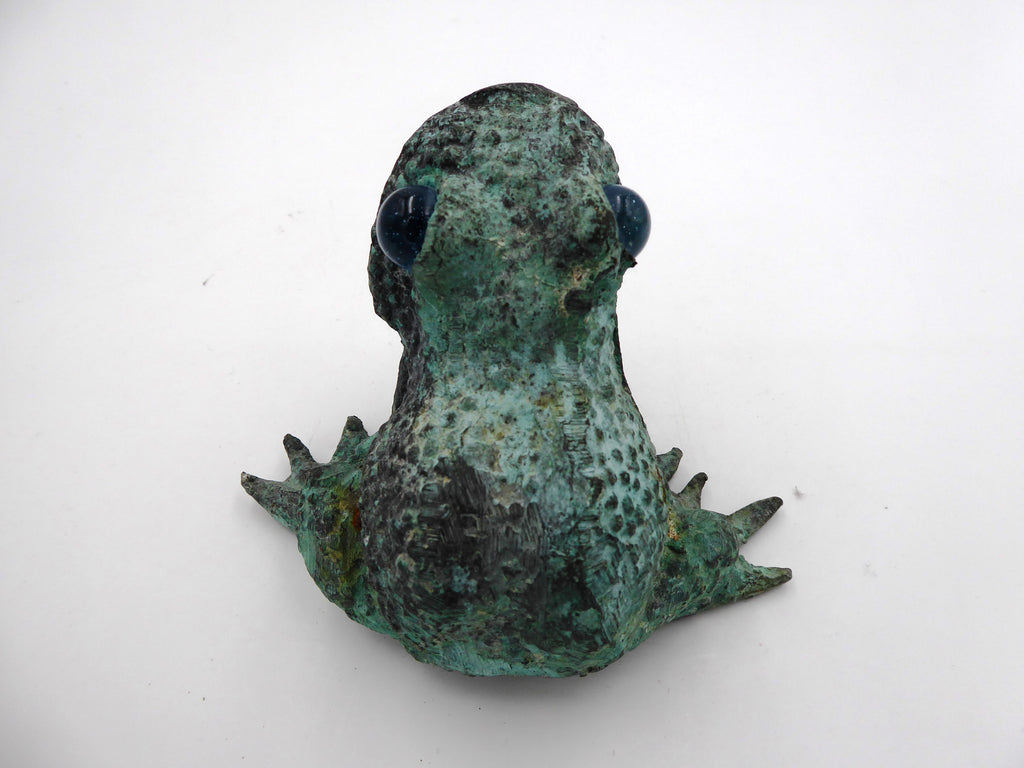 Bronze grenouille bouche ouverte aux yeux de verre