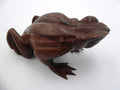Grenouille sculptée en bois de palissandre