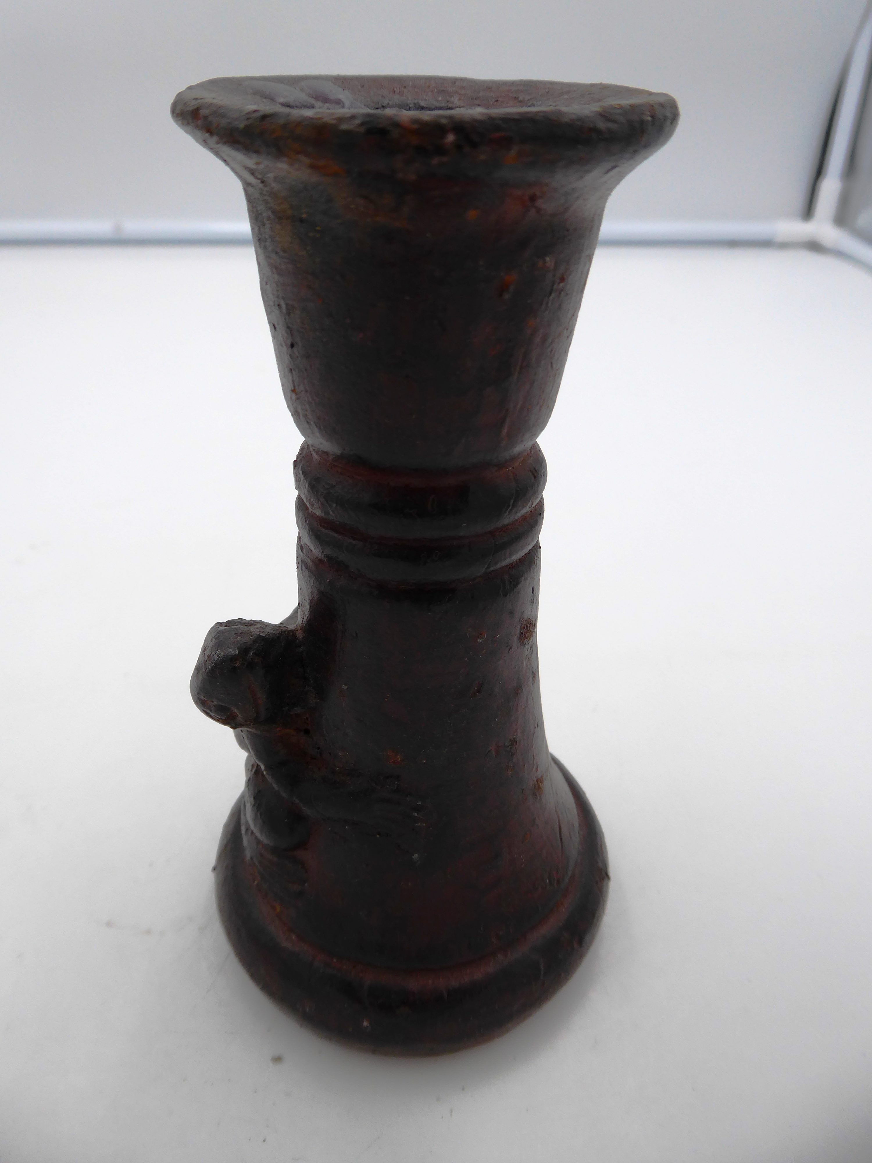 Vieux bronze grenouille bougeoir