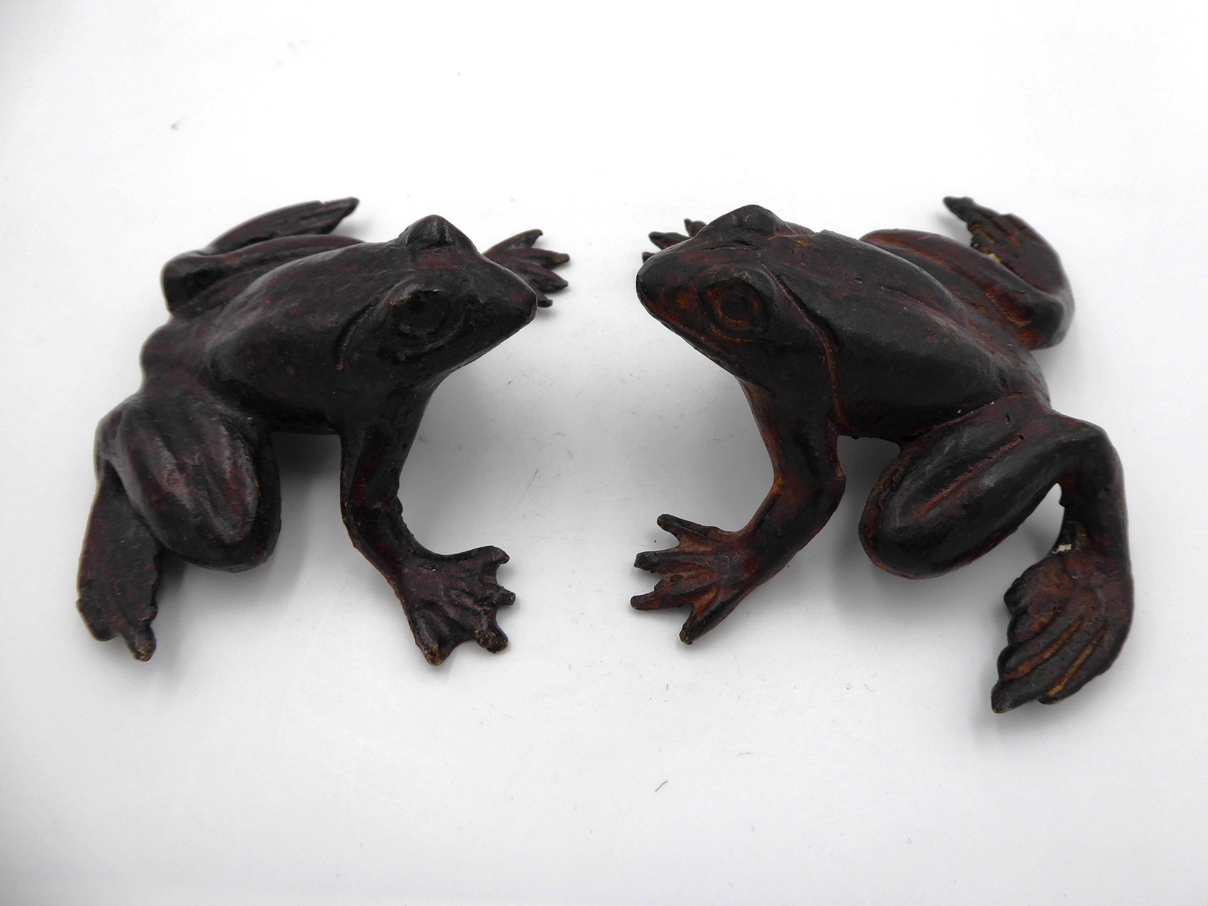 Paire de grenouille en bronze